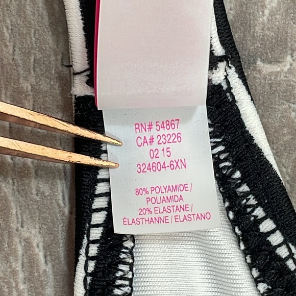 NWOT Victoria’s Secret The Bow Bikini Side Tie Bottom and Strappy Bandeau Top M - Picture 14 of 16
